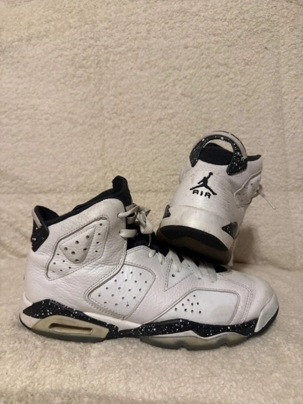 Jordan 6 Retro Reverse Oreo White Sneakers